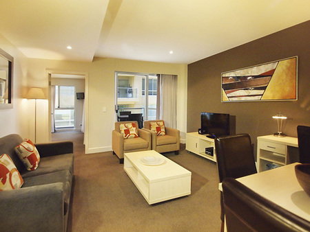 Oaks Plaza Pier - Accommodation Port Macquarie 2