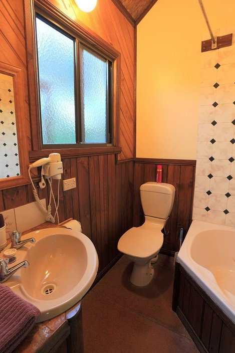 Stanley Lakeside Spa Cabins - Accommodation Port Macquarie 3
