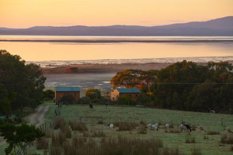 Coastal View Cabins - Accommodation Port Macquarie 3