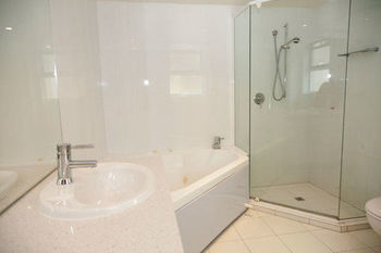 The Emerald Resort Noosa - Accommodation Port Macquarie 3