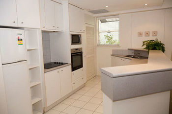 The Emerald Resort Noosa - Accommodation Port Macquarie 13