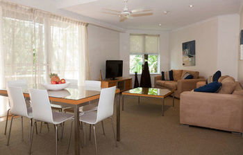 The Emerald Resort Noosa - Accommodation Port Macquarie 16