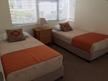 Santorini Twin Waters - Accommodation Port Macquarie 32