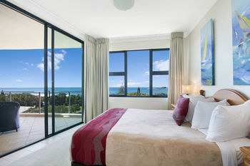 Santorini Twin Waters - Accommodation Port Macquarie 34