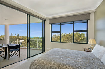 Santorini Twin Waters - Accommodation Port Macquarie 35