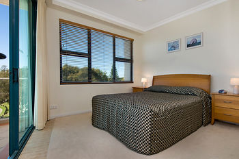 Santorini Twin Waters - Accommodation Port Macquarie 36