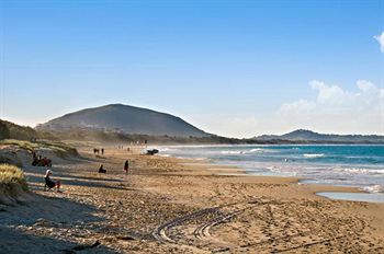 Santorini Twin Waters - Accommodation Port Macquarie 6
