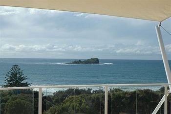 Santorini Twin Waters - Accommodation Port Macquarie 8