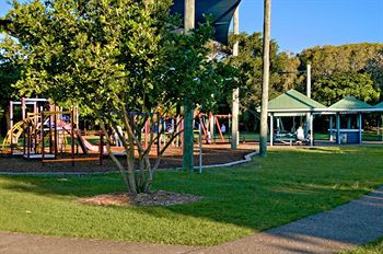 Santorini Twin Waters - Accommodation Port Macquarie 14