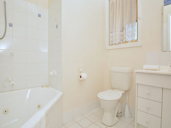 Madigan Wine Country Cottages - Accommodation Port Macquarie 23