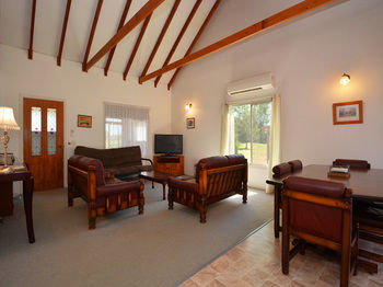 Madigan Wine Country Cottages - Accommodation Port Macquarie 44