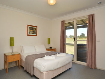 Madigan Wine Country Cottages - Accommodation Port Macquarie 52