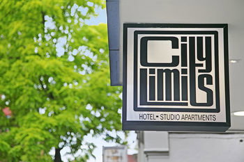 City Limits Hotel - Accommodation Port Macquarie 0