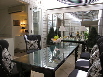 Andre's Mews Luxury Serviced Apartments - Accommodation Port Macquarie 4