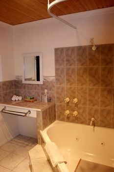 Hill 'N' Dale Farm Cottages - Accommodation Port Macquarie 20