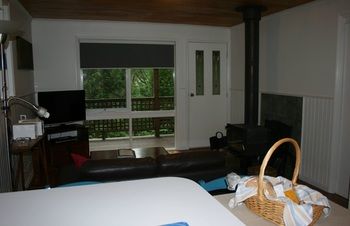 Hill 'N' Dale Farm Cottages - Accommodation Port Macquarie 25