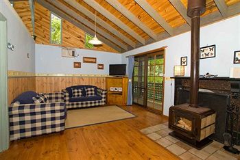 Hill 'N' Dale Farm Cottages - Accommodation Port Macquarie 16