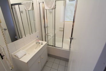 Drummond Apartments Services - Accommodation Port Macquarie 6