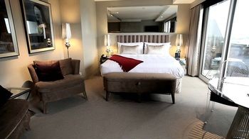 Art Series - The Olsen - Accommodation Port Macquarie 42