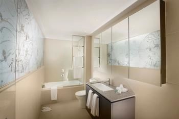 Art Series - The Olsen - Accommodation Port Macquarie 49