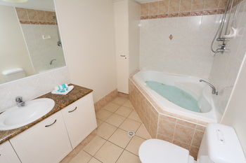 San Marino By The Sea Apartments - Accommodation Port Macquarie 16