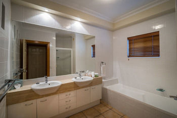 Coolum Seaside - Accommodation Port Macquarie 5