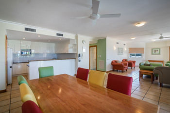 Coolum Seaside - Accommodation Port Macquarie 11