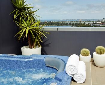 Art Series-The Blackman - Accommodation Port Macquarie 12