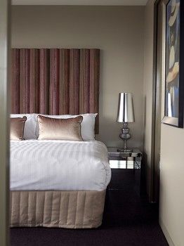 Art Series-The Blackman - Accommodation Port Macquarie 13