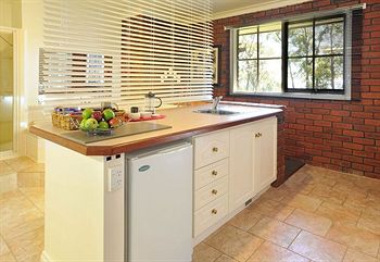 Holly Lodge - Accommodation Port Macquarie 9