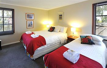 Holly Lodge - Accommodation Port Macquarie 21
