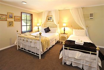 Holly Lodge - Accommodation Port Macquarie 23