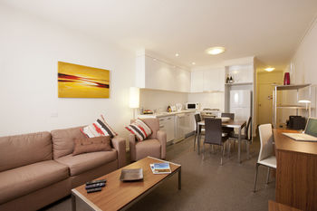 Melbourne Short Stay Apartments On Whiteman - Accommodation Port Macquarie 15