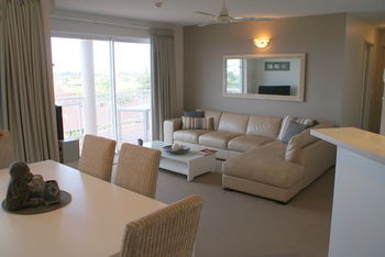 Beachside Resort - Kawana Waters - Accommodation Port Macquarie 8