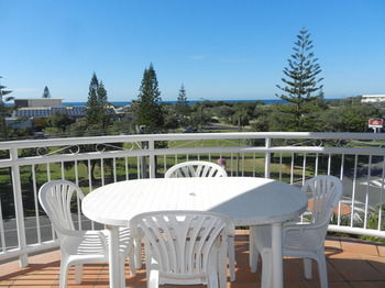Beachside Resort - Kawana Waters - Accommodation Port Macquarie 39