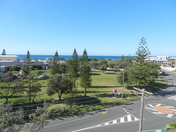 Beachside Resort - Kawana Waters - Accommodation Port Macquarie 40