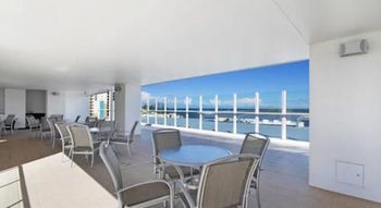 OVR Caloundra - Accommodation Port Macquarie 9