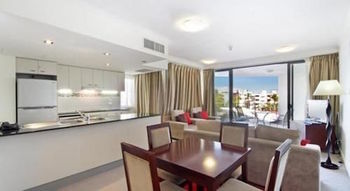 OVR Caloundra - Accommodation Port Macquarie 10