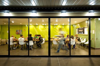 Bounce Sydney - Hostel - Accommodation Port Macquarie 4