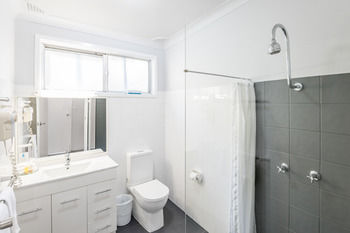 The Esplanade Motel - Formerly Eco-Inn Warners Bay - Accommodation Port Macquarie 5