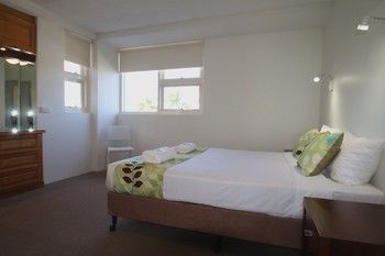 84 The Spit - Accommodation Port Macquarie 94