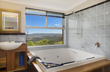 Artisan Spa Views - Accommodation Port Macquarie 8