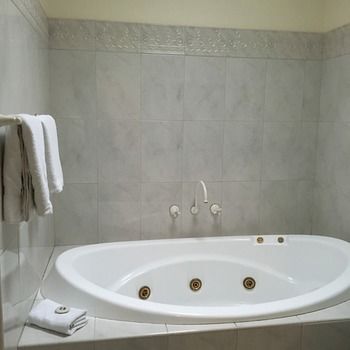 Eltham Gateway Hotel - Accommodation Port Macquarie 16