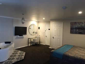 Cattleman's Country Motor Inn & Serviced Apartments - Accommodation Port Macquarie 0