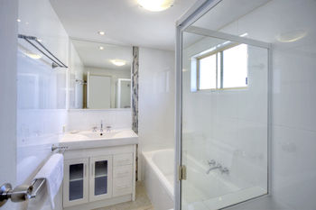 Surf Dance - Accommodation Port Macquarie 18