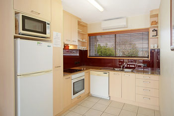 Surf Dance - Accommodation Port Macquarie 36