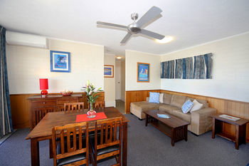 Surf Dance - Accommodation Port Macquarie 38