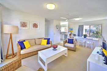 Surf Dance - Accommodation Port Macquarie 42