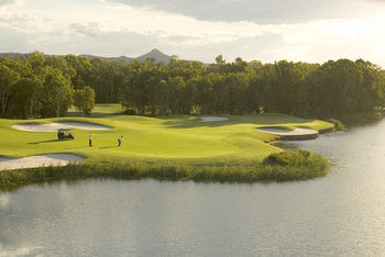 Noosa Springs Golf Resort & Spa - Accommodation Port Macquarie 11