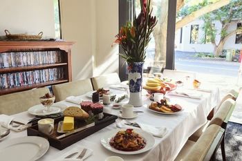 Lily Sands Inn - Accommodation Port Macquarie 2